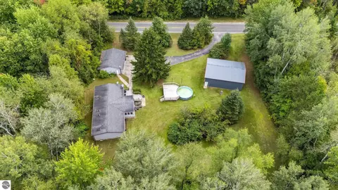 View/Area - 4812 SE County Line Rd, Shepherd, MI 48883 photo 3 of 6
