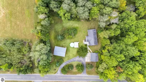 View/Area - 4812 SE County Line Rd, Shepherd, MI 48883 photo 2 of 6