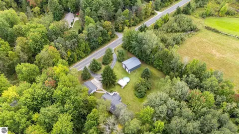 View/Area - 4812 SE County Line Rd, Shepherd, MI 48883 photo 5 of 6
