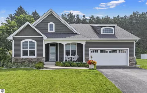 5055 S Colonial Dr, Traverse City, MI 49685
