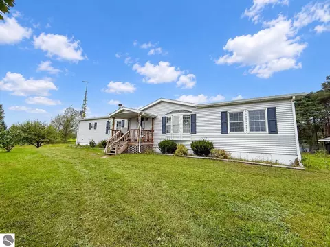 5303 E Houghton Lake Rd, Lake City, MI 49651