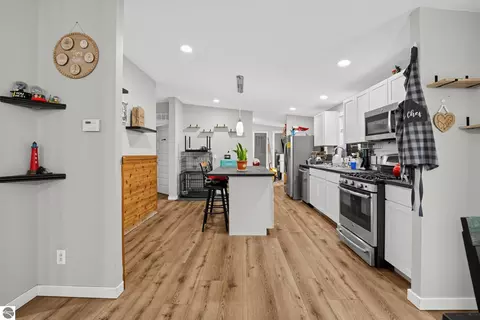 Kitchen - 4358 Witmere Us-131 S, Charlevoix, MI 49720 photo 1 of 4