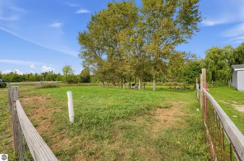 Exterior - 4358 Witmere Us-131 S, Charlevoix, MI 49720 photo 2 of 3