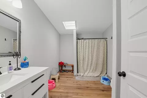 Bath - 4358 Witmere Us-131 S, Charlevoix, MI 49720 photo 3 of 3