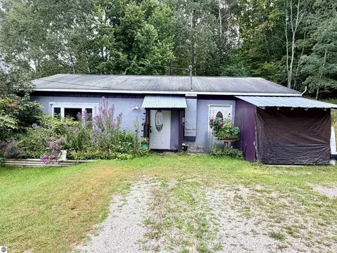 11867 Cedar Run Rd, Traverse City, MI 49684