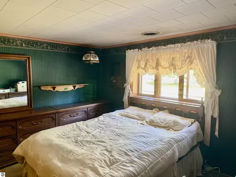 Bedroom - 440 S Chippewa St, Shepherd, MI 48883 photo 3 of 3