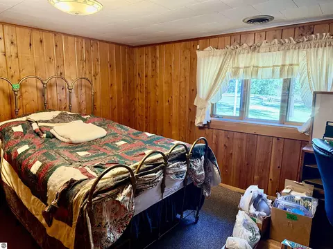 Bedroom - 440 S Chippewa St, Shepherd, MI 48883 photo 2 of 3