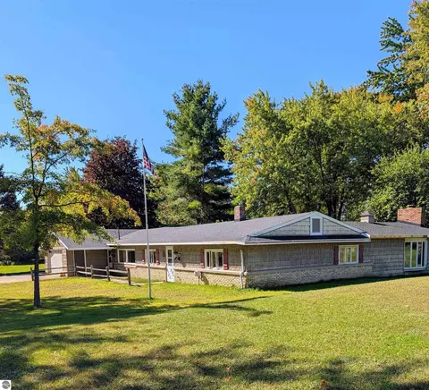 Other - 440 S Chippewa St, Shepherd, MI 48883 photo 2 of 5