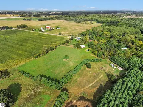 View/Area - 691 N Duffield Rd, Sumner, MI 48889 photo 2 of 7