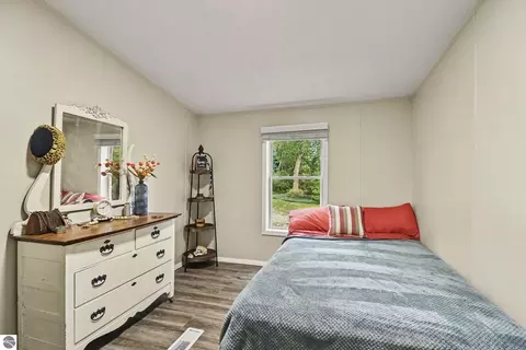 Bedroom - 691 N Duffield Rd, Sumner, MI 48889 photo 2 of 2