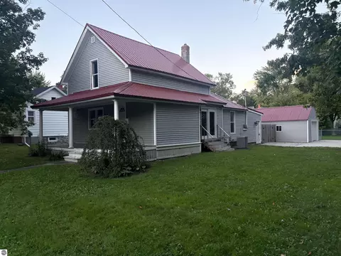 511 S Church St, Saint Johns, MI 48879