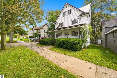 320 Howard St, Cadillac, MI 49601