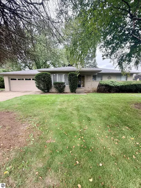 53598 Franklin Dr, Shelby Township, MI 48316