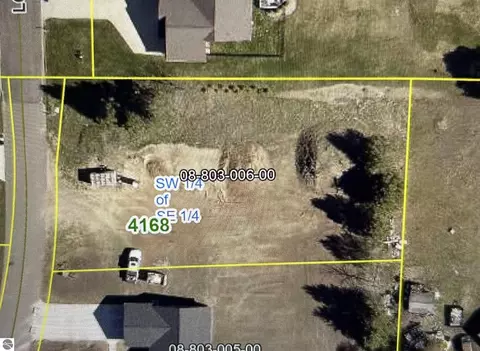 4168 Long Wood Dr, Traverse City, MI 49685