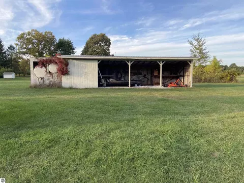 311 S Castor Rd, Shepherd, MI 48883 photo 15