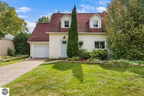 920 Michigan St, Petoskey, MI 49770