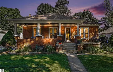 211 E Sixth, Clare, MI 48617