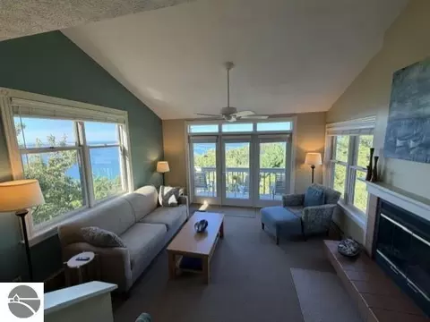 8 Pinnacle Pl # D, Glen Arbor, MI 49636