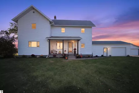 3990 S Begole Rd, Ithaca, MI 48847
