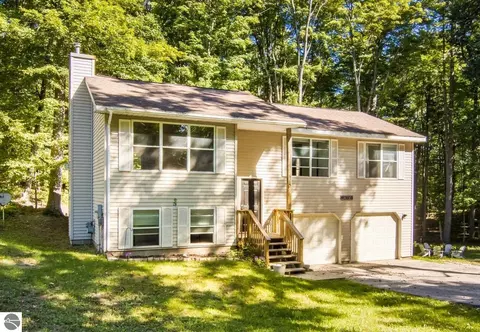 18781 Lakewood, Lake Ann, MI 49650