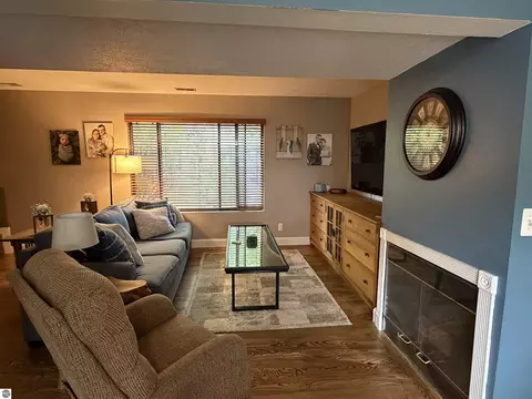3913 Emily Ln, Traverse City, MI 49686