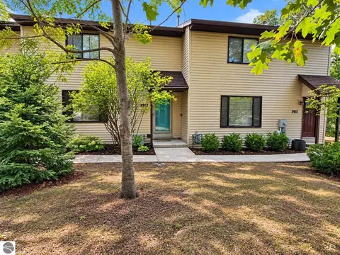 3913 Emily Ln, Traverse City, MI 49686