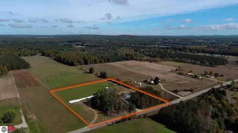 16466 Almira Rd, Lake Ann, MI 49650