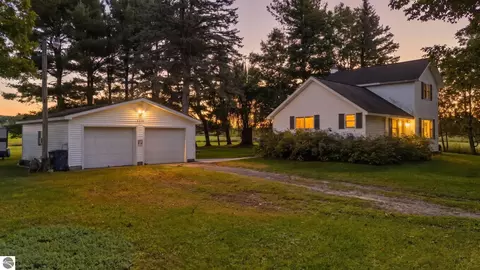 8449 Townline Rd, Kingsley, MI 49649