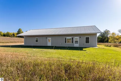 16760 Litzen Rd, Copemish, MI 49625