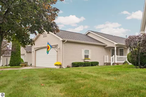 2084 Landview Dr, Traverse City, MI 49686