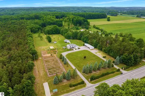 9270 S M-37, Buckley, MI 49620