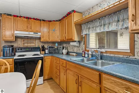 Kitchen - 8702 Deadstream Rd, Honor, MI 49640 photo 4 of 4