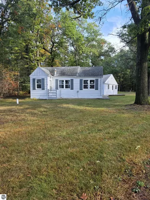 6898 Loud Dr, Oscoda, MI 48750