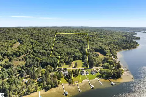 418 N Intermediate Lake Rd, Central Lake, MI 49622