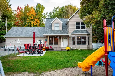 Exterior - 11968 E Pickard Rd, Mount Pleasant, MI 48858 photo 2 of 8
