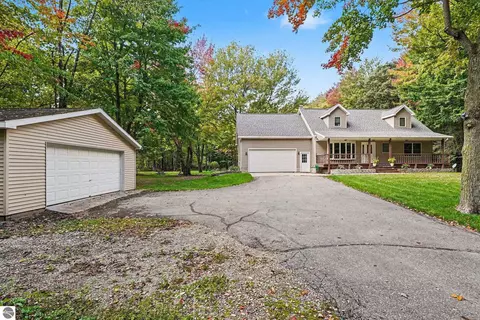 3722 S Alamando Rd, Saint Louis, MI 48880