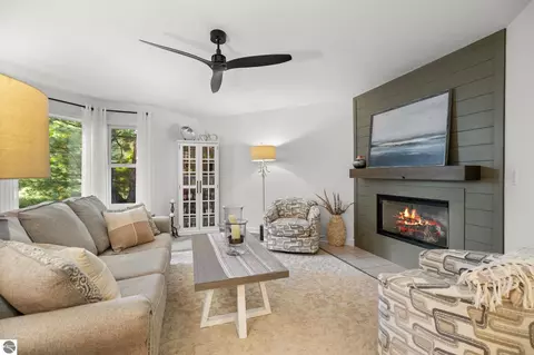 4114 Sherwood Forest Dr, Traverse City, MI 49686