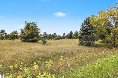 3 East 46 Road, Cadillac, MI 49601 photo 3