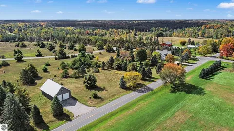 3 East 46 Road, Cadillac, MI 49601 photo 7