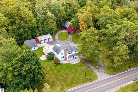 9838 Peninsula Dr, Traverse City, MI 49686