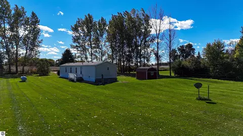 Exterior - 6065 E Millbrook Rd, Mount Pleasant, MI 48858 photo 2 of 3