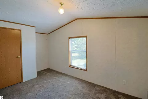 Bedroom - 6065 E Millbrook Rd, Mount Pleasant, MI 48858 photo 4 of 4