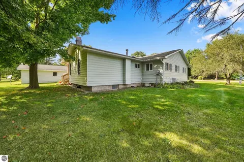 Exterior - 406 E Third, Elk Rapids, MI 49629 photo 5 of 8