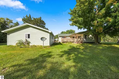 Exterior - 406 E Third, Elk Rapids, MI 49629 photo 4 of 8