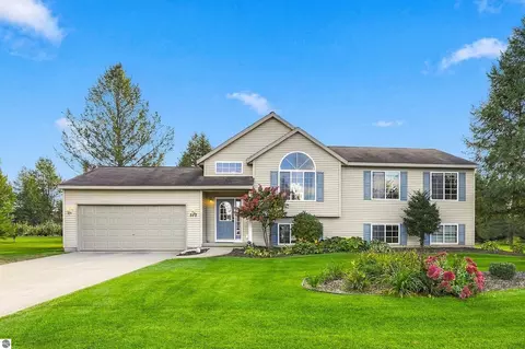 577 Strohm Rd, Traverse City, MI 49696