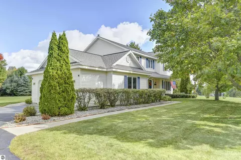 4948 Westchester Cmns, Traverse City, MI 49684