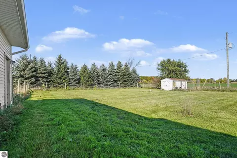 Exterior - 9682 S Wise Rd, Shepherd, MI 48883 photo 3 of 5