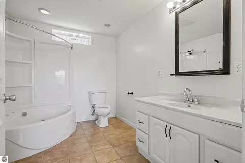 Bath - 9682 S Wise Rd, Shepherd, MI 48883 photo 2 of 3