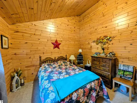 Bedroom - 2911 White Rd, Au Gres, MI 48703 photo 5 of 5