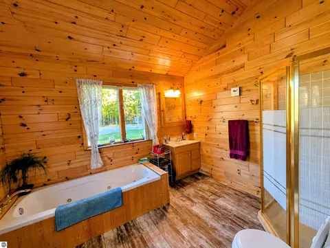 Bath - 2911 White Rd, Au Gres, MI 48703 photo 2 of 5